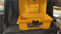 rubbermaid tool box