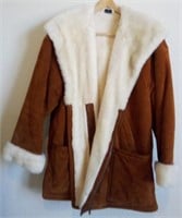 F - GALLERY COAT SIZE M (A19)