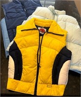 F - LOT OF 3 PUFFY VESTS SIZE XL (W7)