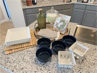 22PC KITCHEN ITEMS