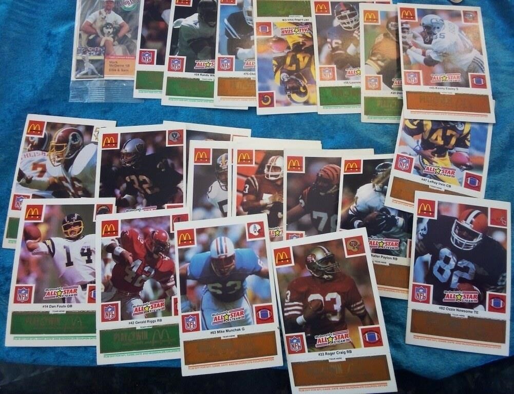 F - LOT OF COLLECTIBLE FOOTBALL CARDS (J11)