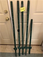 5 green posts