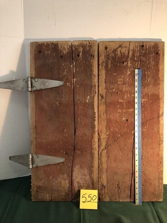 Barn door with hinges