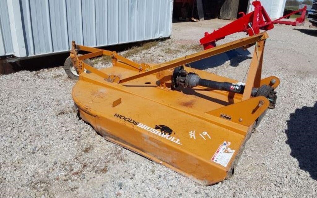 WOODS 72 INCH - WOODSBRUSHBULL- 3 POINT HITCH