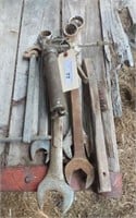 TOOL LOT- GREASE GUN- STRAIGHT WRENCHES