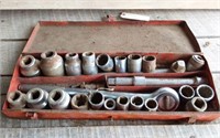 3/4 INCH RACHET AND SOCKETS-
WITH METAL TOOL BOX