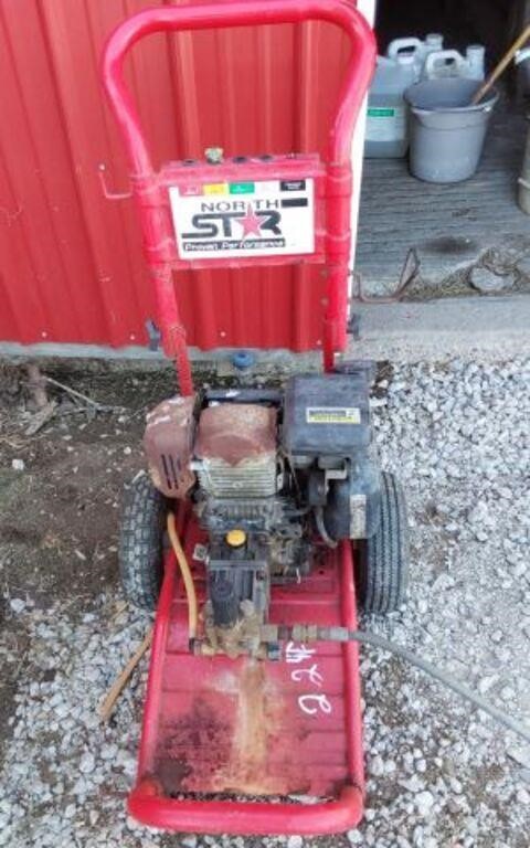 HONDA POWERED PRESSURE WASHER- WITH HOSE AND WAND