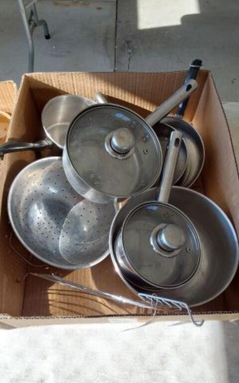 STAINLESS STEEL COOK WARE - CONTENTS OF BOX