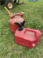 2 Smaill Gas Cans