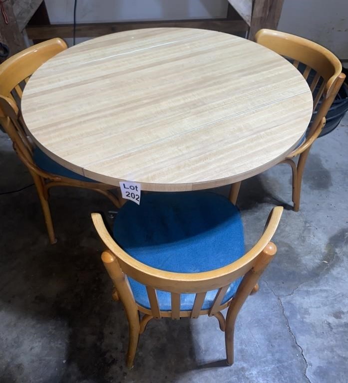 Table w/3 chairs