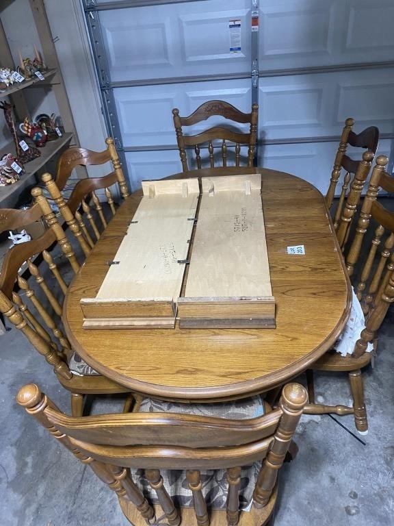 Oak Kitchen Table w/6 Chairs