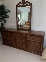 Solid Wooden Thomasville Dresser w/Mirror