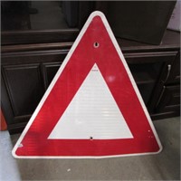 TRIANGLE WARNING SIGN