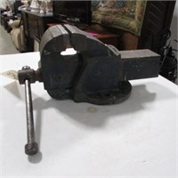 RECORD 4 4 1/2" BENCH VISE