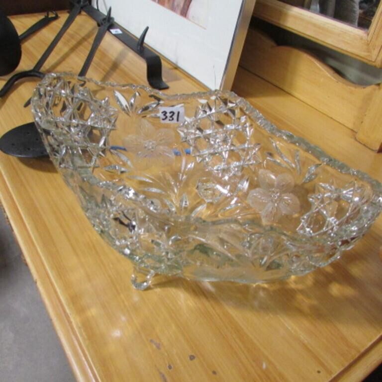 FOOTED FRUIT BOWL