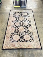 5 FT x 7.5 FT Area Rug