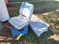 Mounted boat seat & live well 9" x 34" X 18" tank