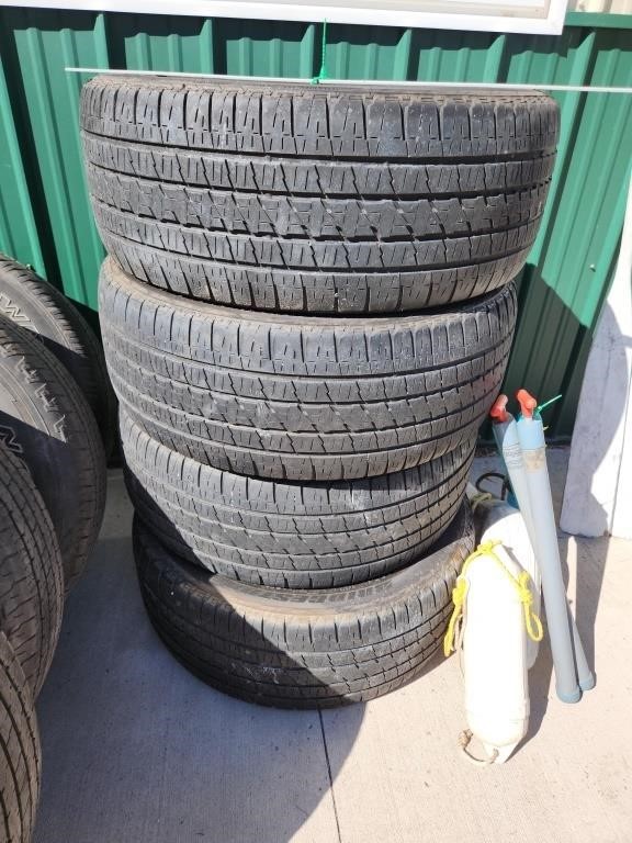 Bridgetone tires (4) P285/45R22 110H M&S