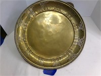 LARGE ROUND BRASS TRAY WITH ANIMALS ON EDGE