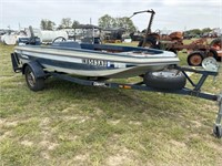 1987 Bomber Runabout Boat