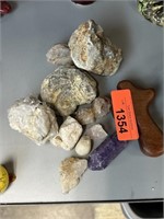 LOT OF MISC CRYSTALS / MINERAL SPECIMENS
