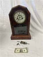 Vintage New Haven Clock Co. Mantle Clock