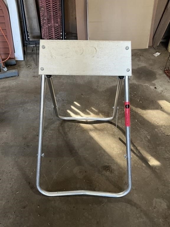 Outboard motor stand
