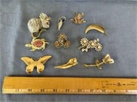 (10 PC) ASSORTED VINTAGE BROOCHES
