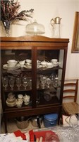 Antique China/Curio Cabinet w/key Mahogany Wood