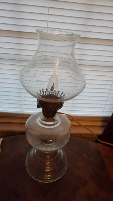 Antique Oil Lamp Modified to Electric Lamp