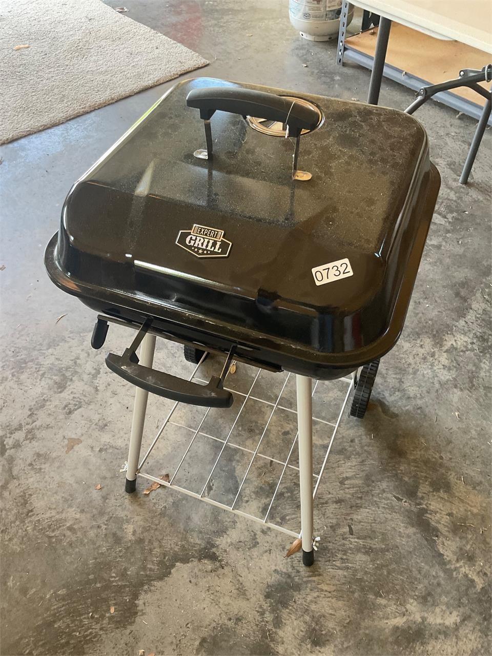 Expert charcoal grill