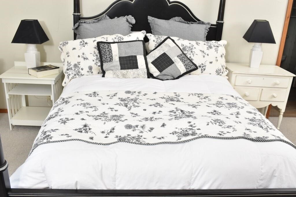Queen Size White Feather Comforter and Quilted