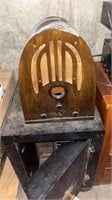 Filco antique radio, damage on the top, not