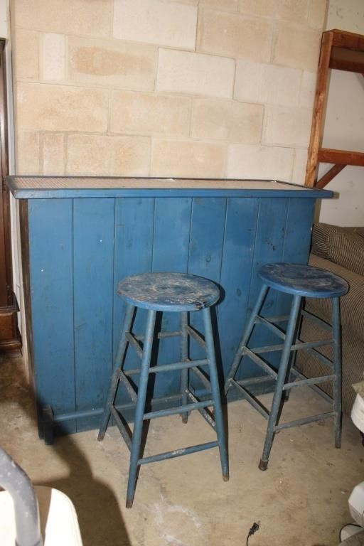 Wooden Bar With 2 Stools