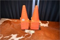 Aprox. 50 mini orange cones