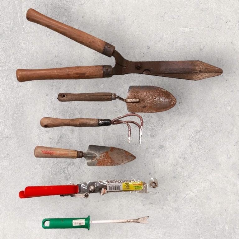 6 Garden Hand Tools Trowels, Snips, Weeders