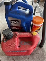 Gas can, oil (not full)