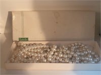 Vtg Faux pearls needs repair