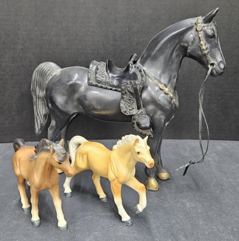 (E) Victoria Ceramics Horses 4.5" Tall And Breyer