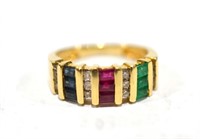 Yellow Gold Ring w. Color Stones Insert