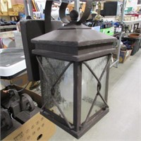 BOX OF EXTERIOR LIGHTS