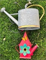 F - LOT OF 2 WATERING CANS (Z7)