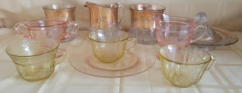 F - LOT OF VINTAGE COLLECTIBLE GLASS (G72)