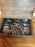 VINTAGE UNCHECKED FLATWARE IN BOX