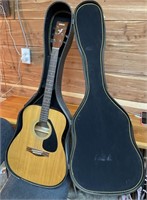 YAMAHA F-130 GUITAR W/CASE