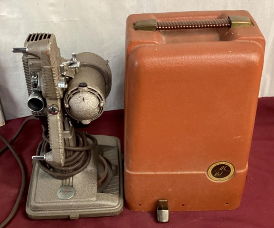 Vintage Revere 8 MM Projector Model 85