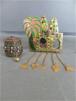 Metal Palm Tree Mirrored Décor and Prayer Wheel To