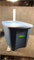10 gallon tote w/lid and building blocks
