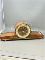 Solar mantle clock
