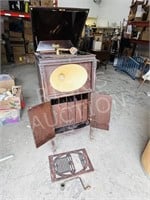 antique gramophone , damaged
